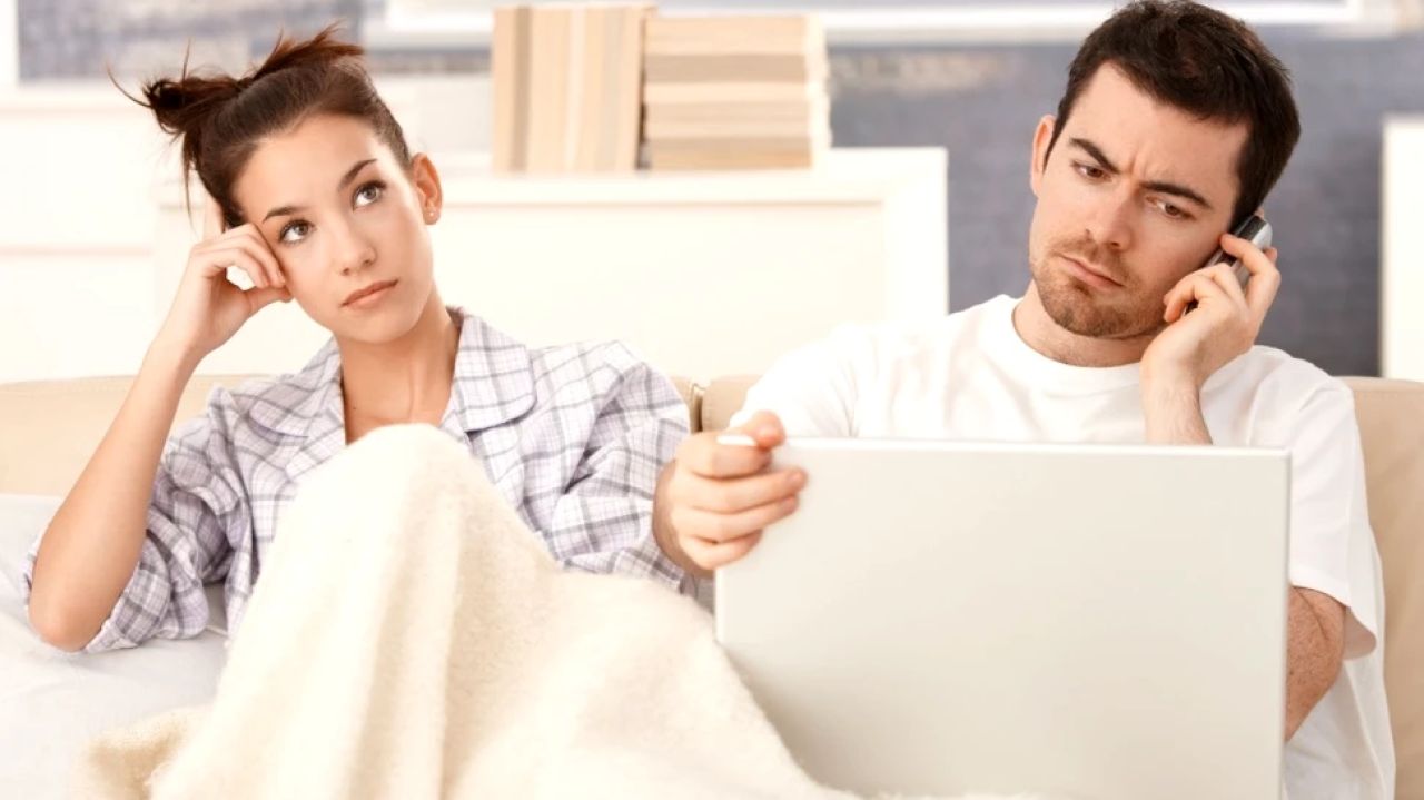 Top 5 moduri de a condimenta viața de cuplu (cu sau fără jucării)